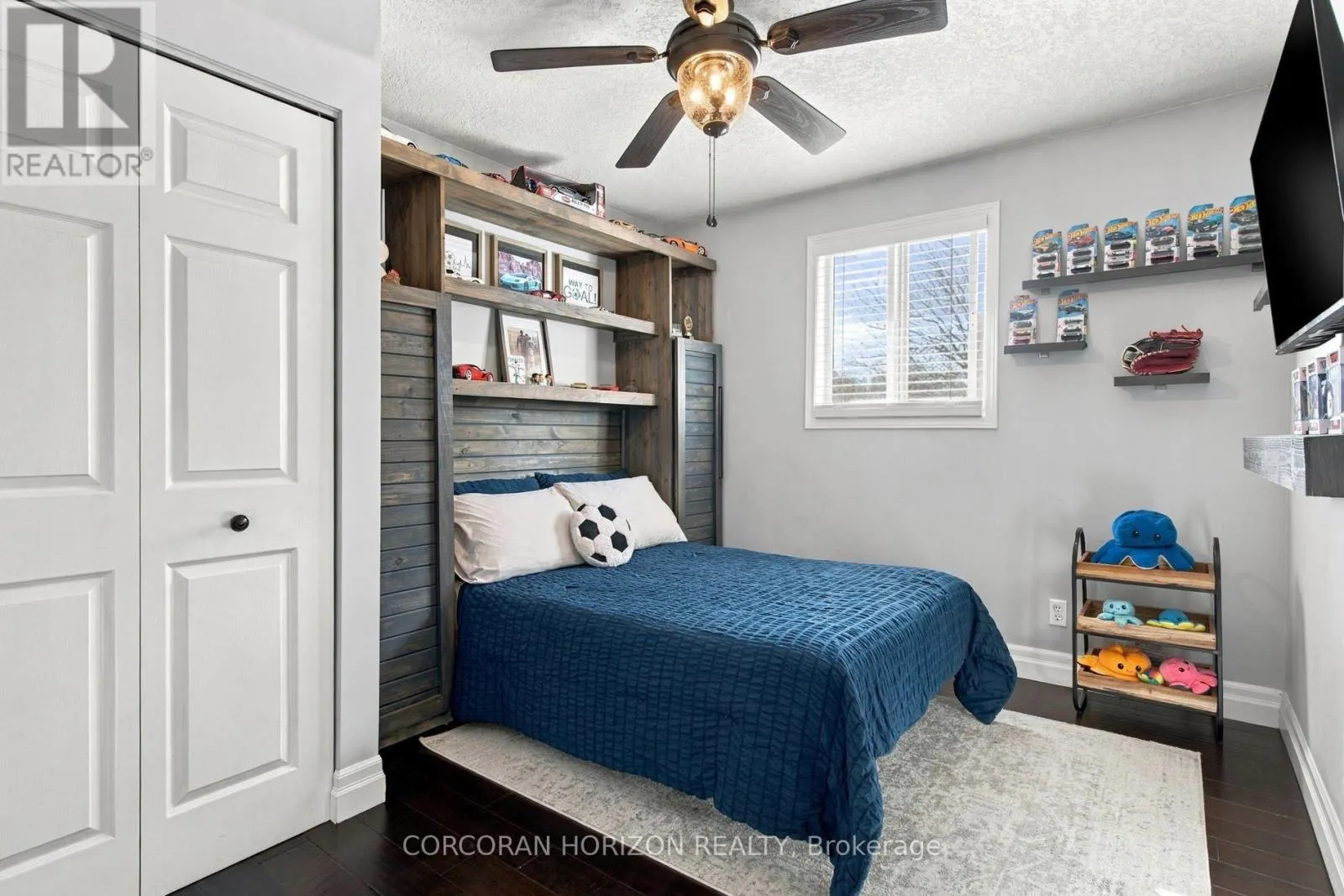 27 COSTAIN COURT
