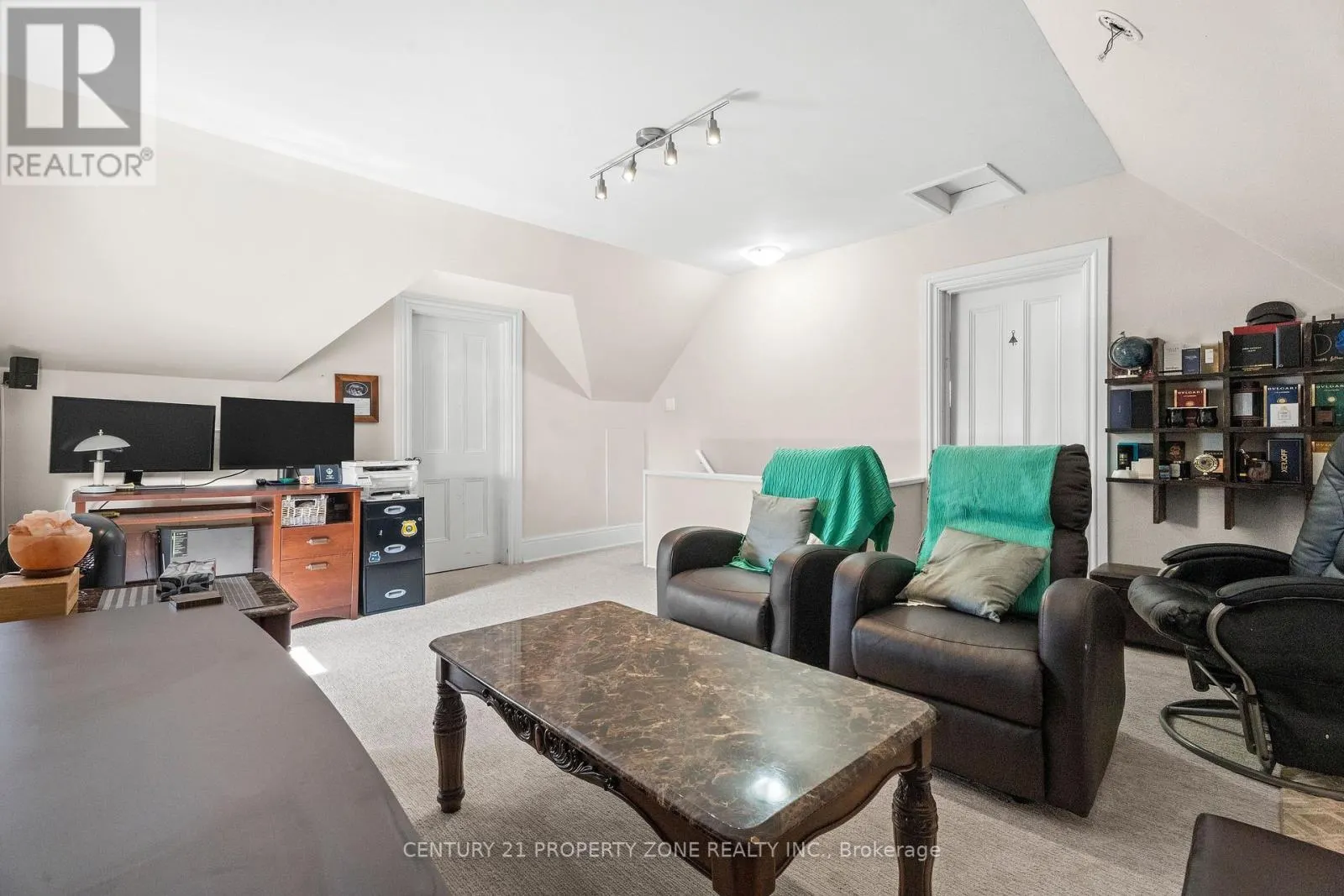 436 SECOND STREET E