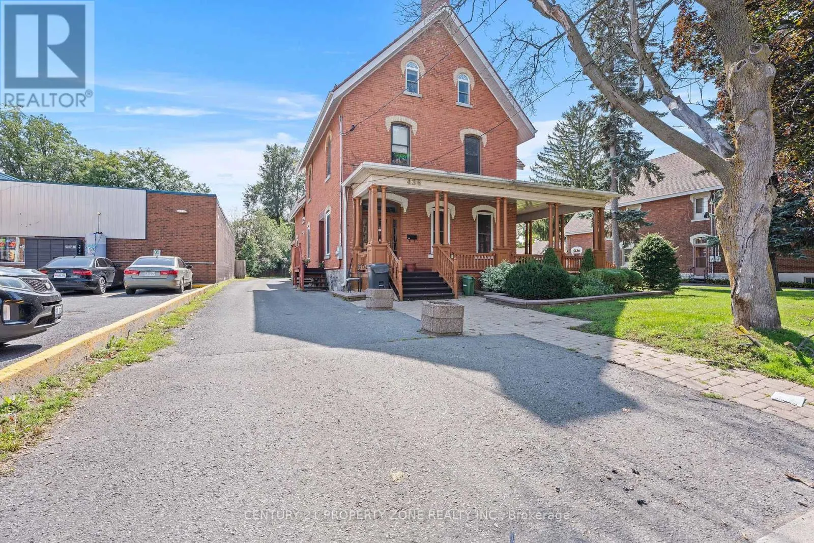 436 SECOND STREET E