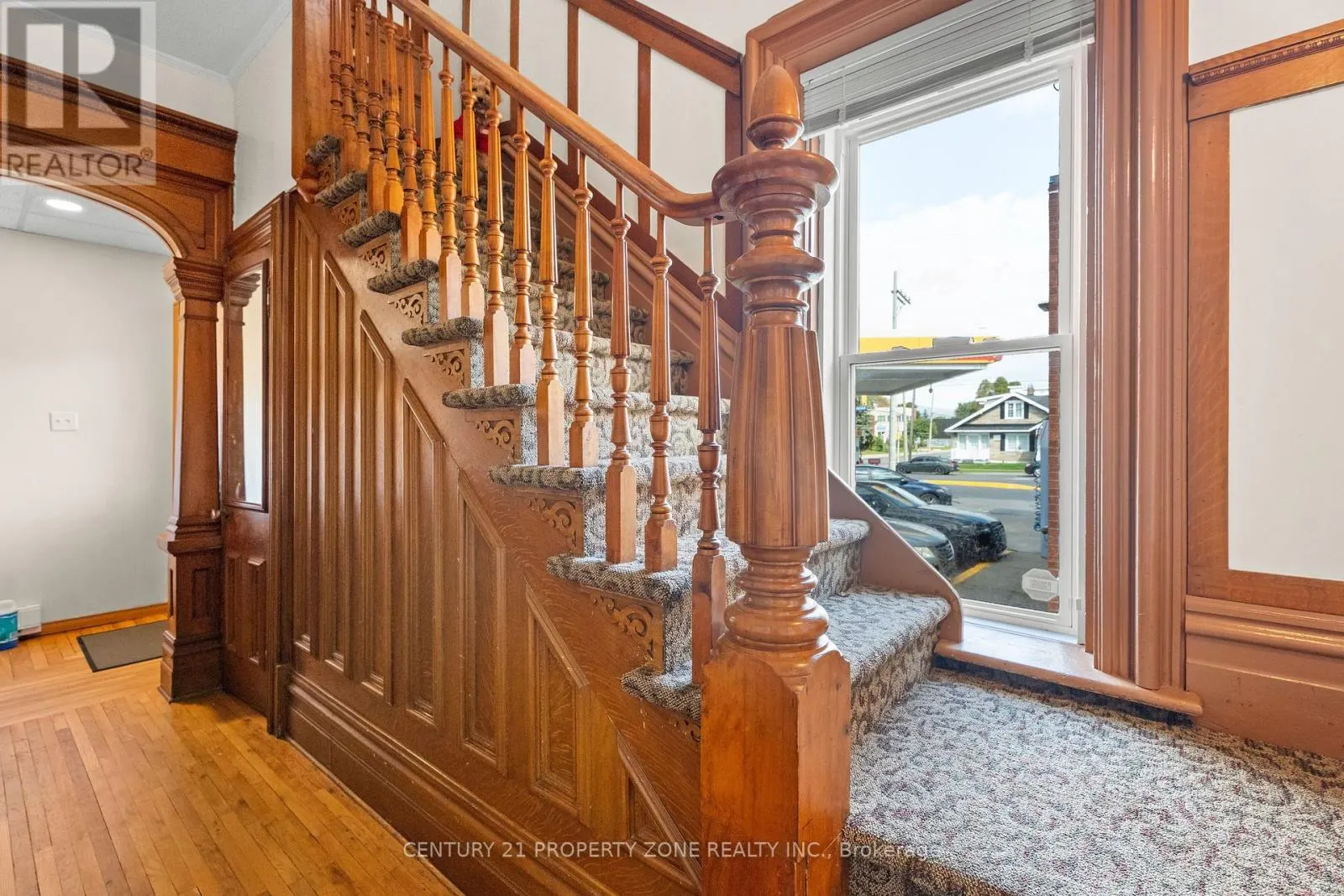 436 SECOND STREET E