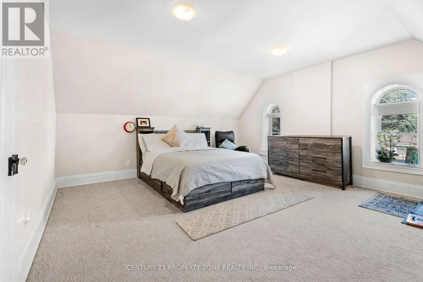 436 SECOND STREET E