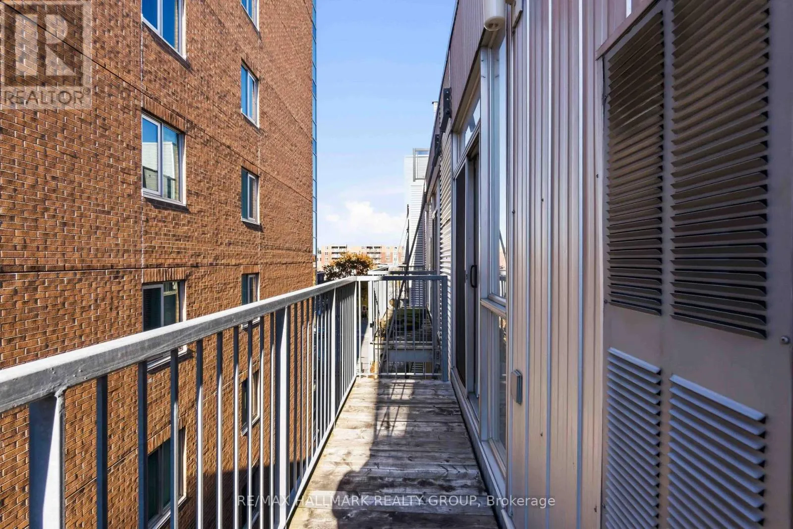 405 - 360 CUMBERLAND STREET