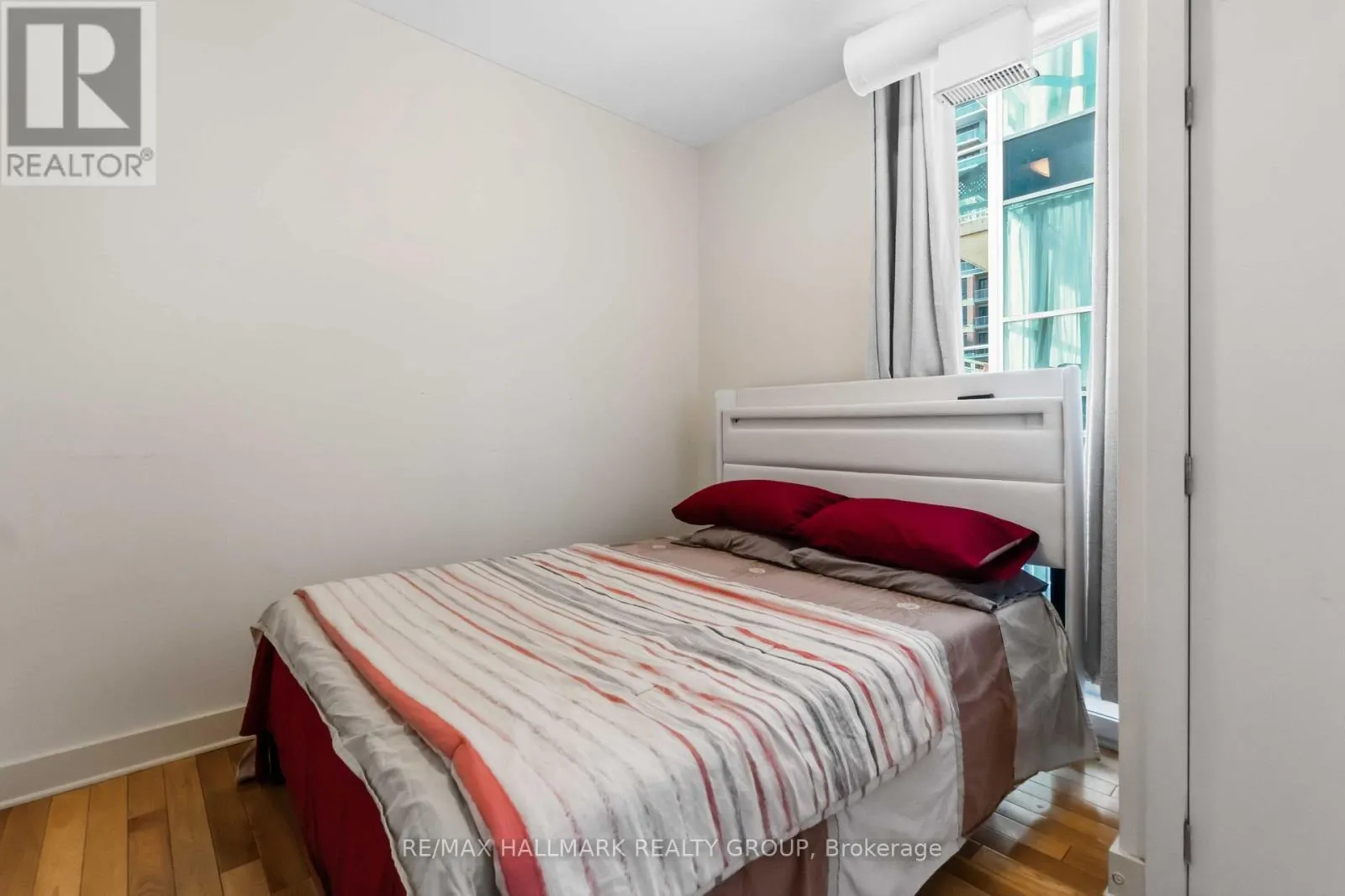 405 - 360 CUMBERLAND STREET