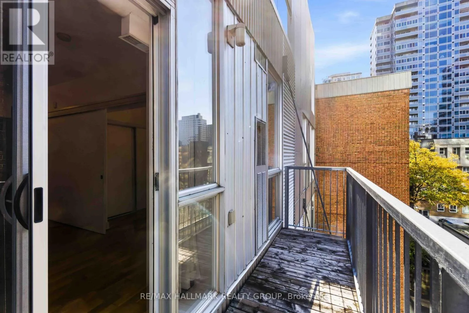 405 - 360 CUMBERLAND STREET