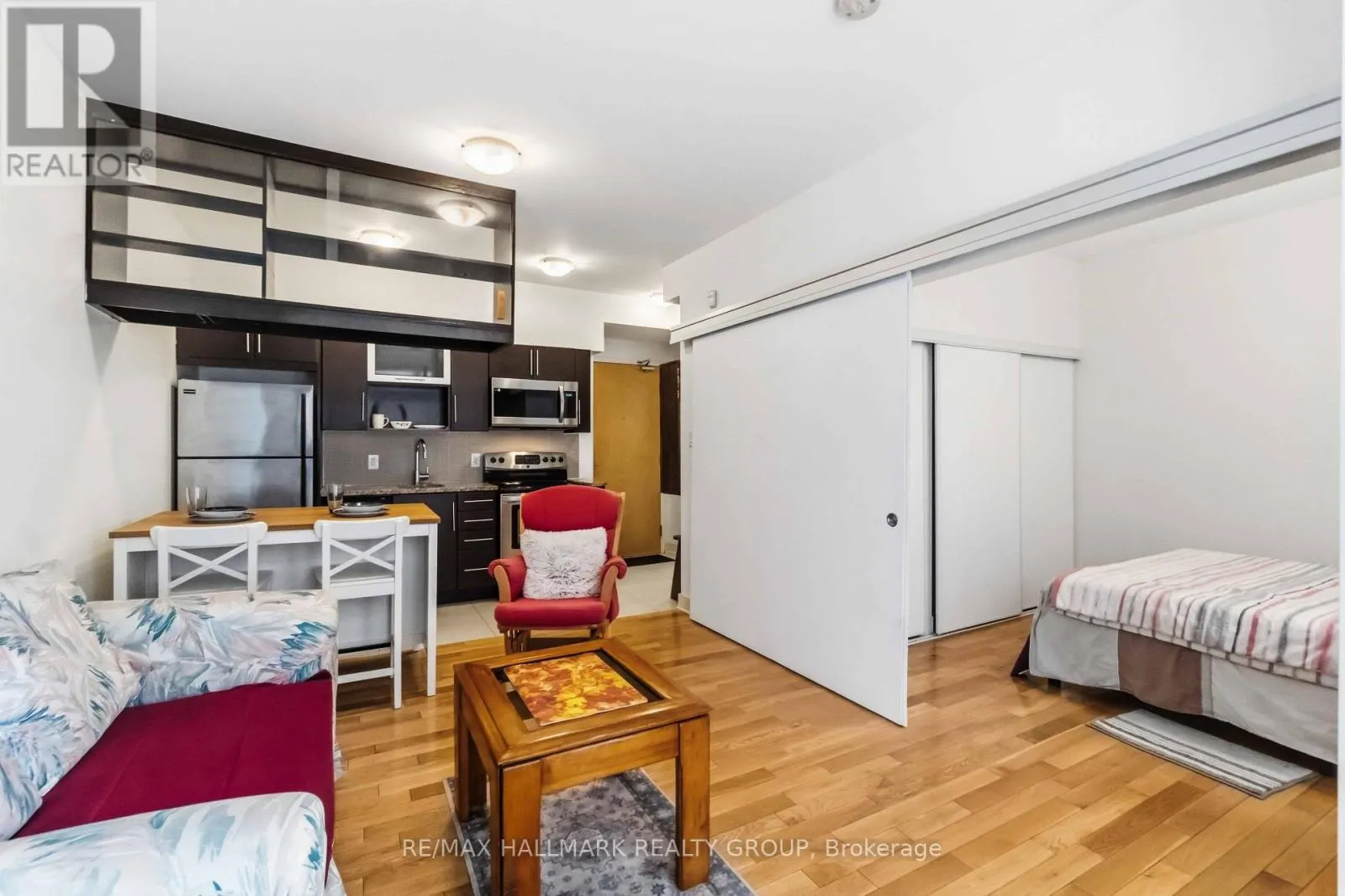 405 - 360 CUMBERLAND STREET