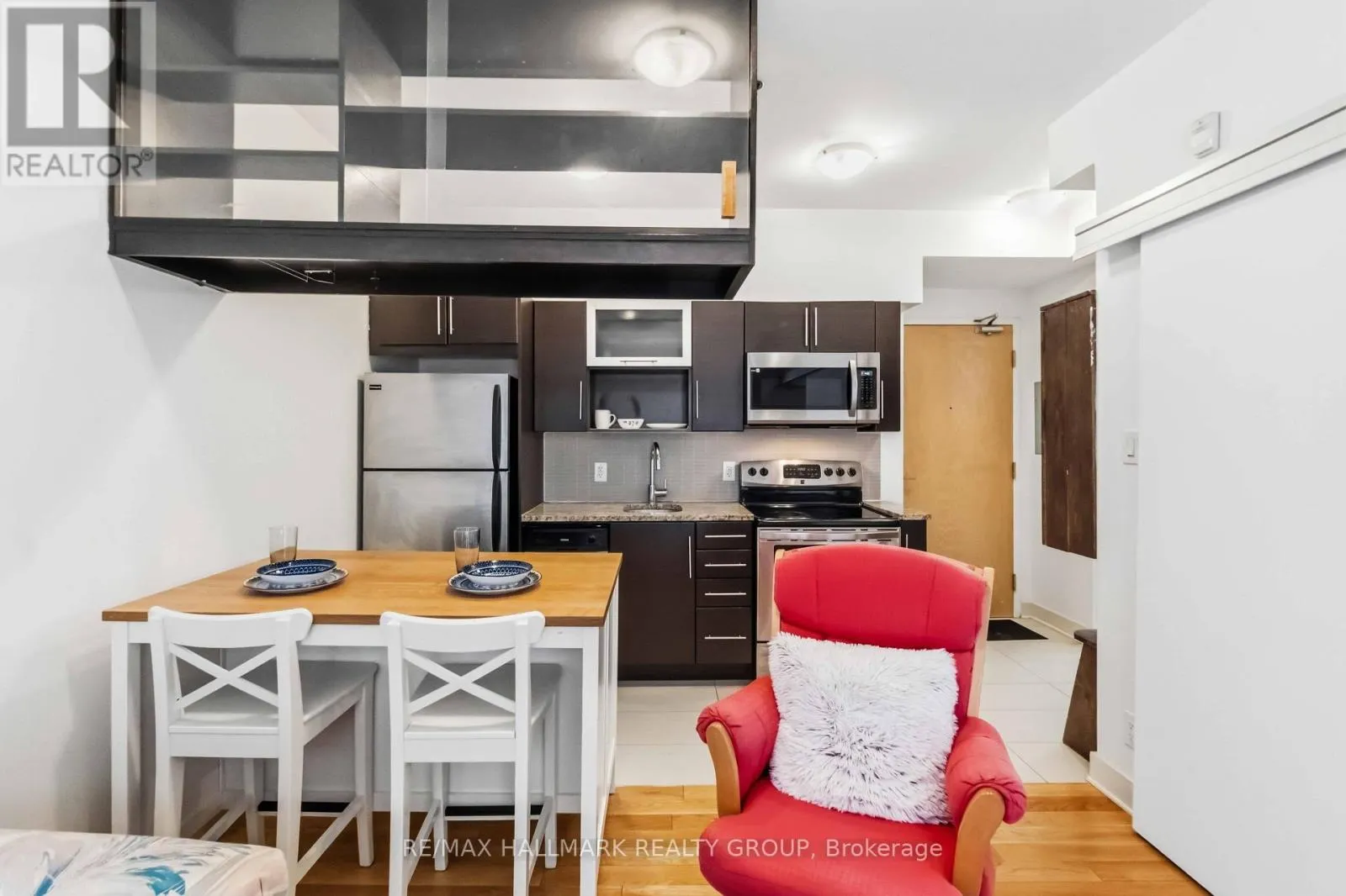 405 - 360 CUMBERLAND STREET