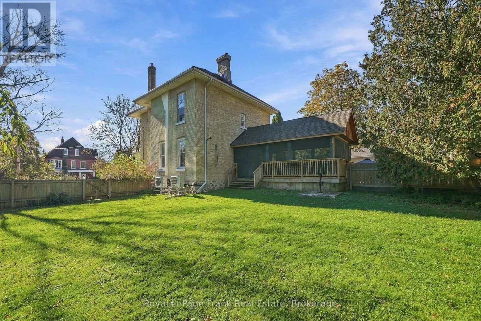 16 FRANCIS STREET