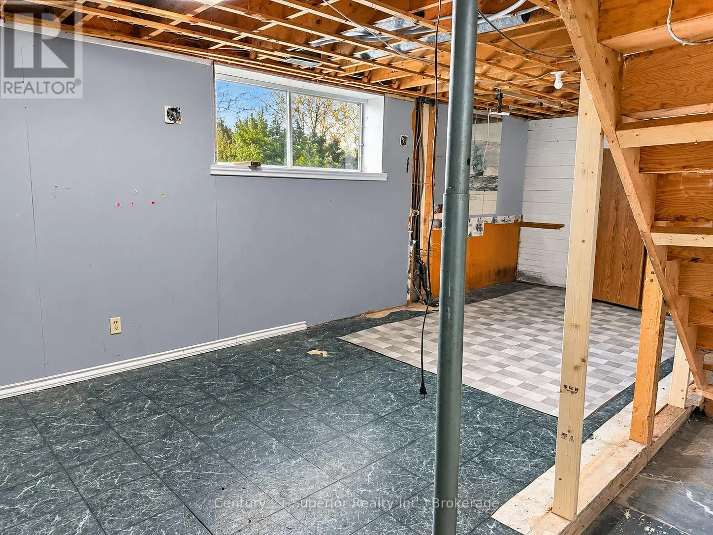162 GREENMANTLE DRIVE