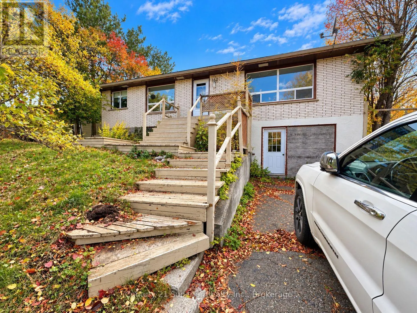 162 GREENMANTLE DRIVE