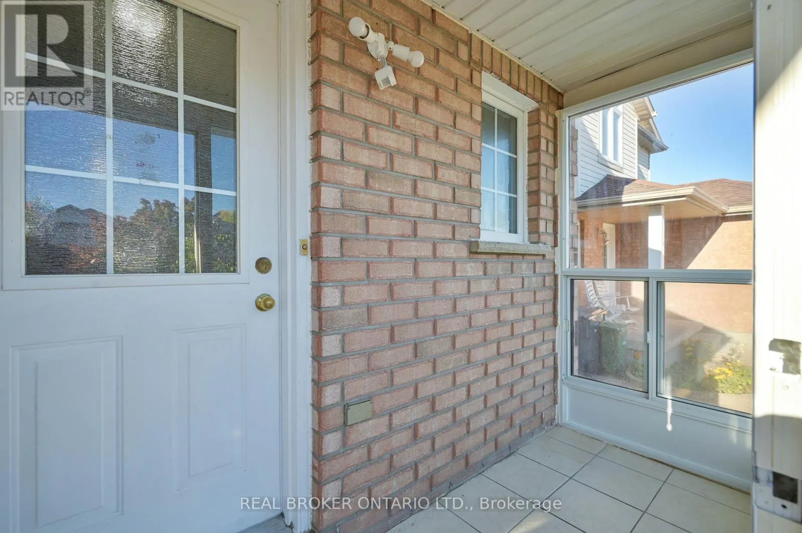 26 CASTLEBURY DRIVE