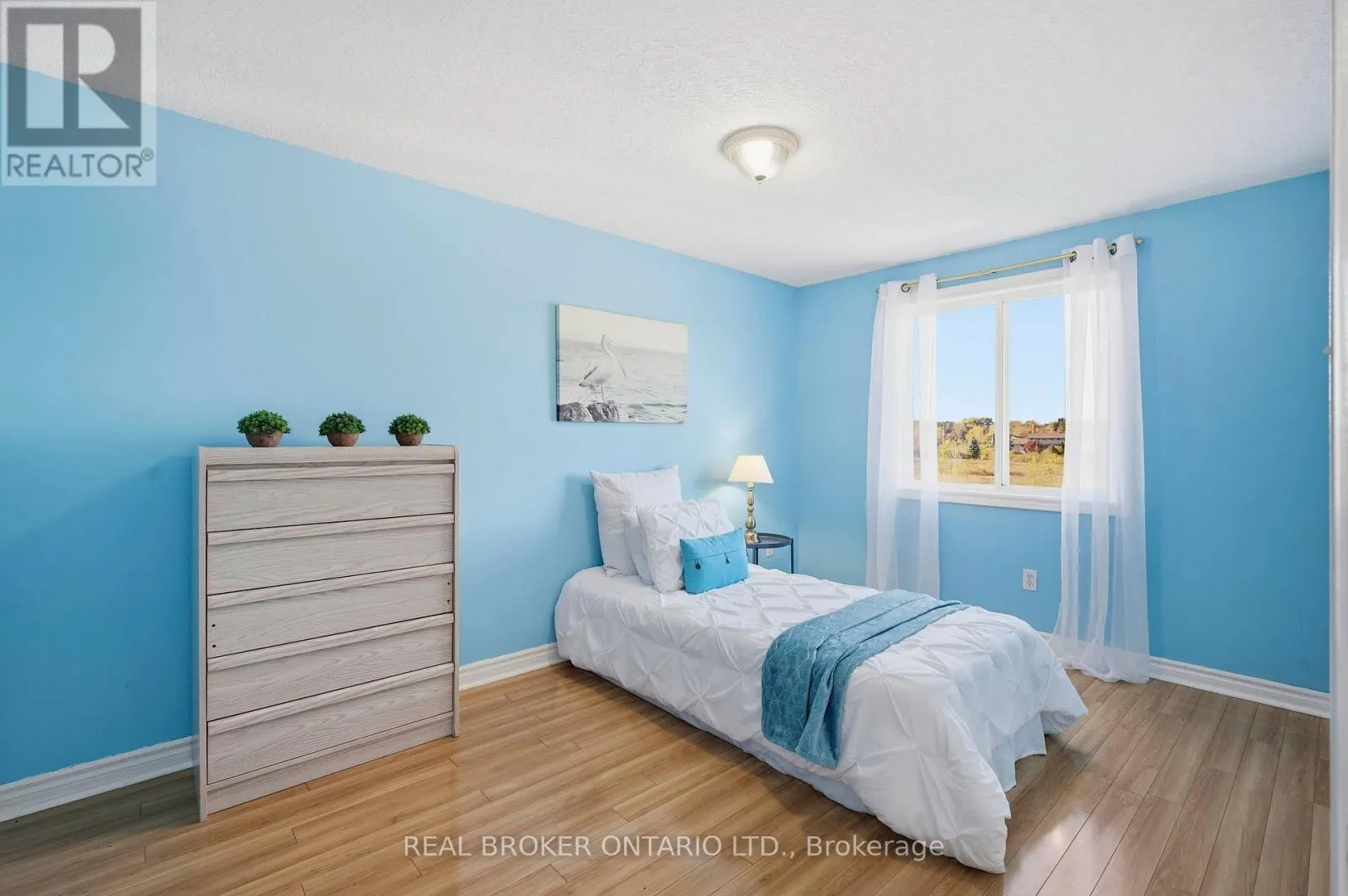 26 CASTLEBURY DRIVE