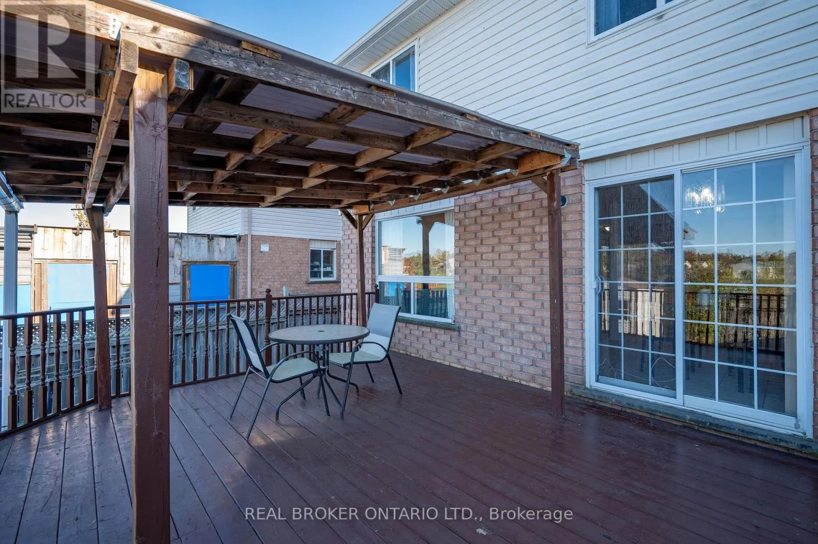 26 CASTLEBURY DRIVE