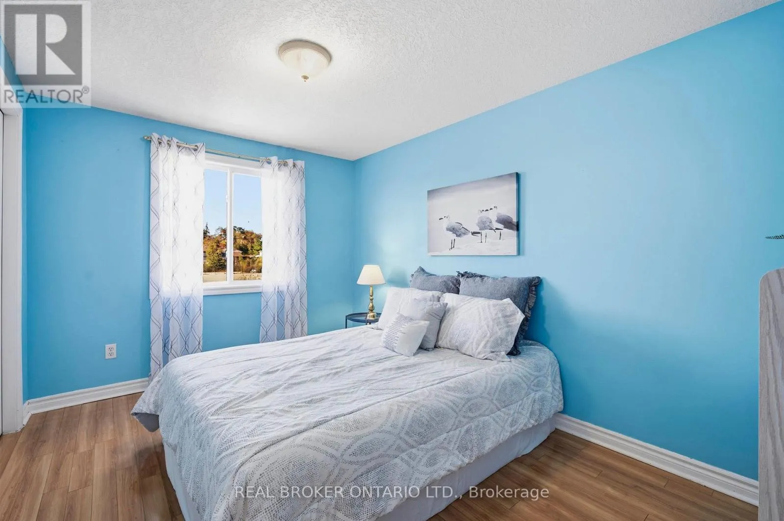 26 CASTLEBURY DRIVE