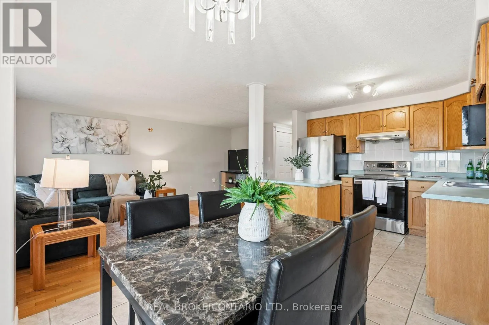 26 CASTLEBURY DRIVE