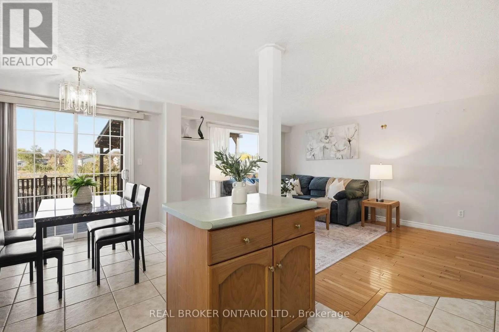 26 CASTLEBURY DRIVE