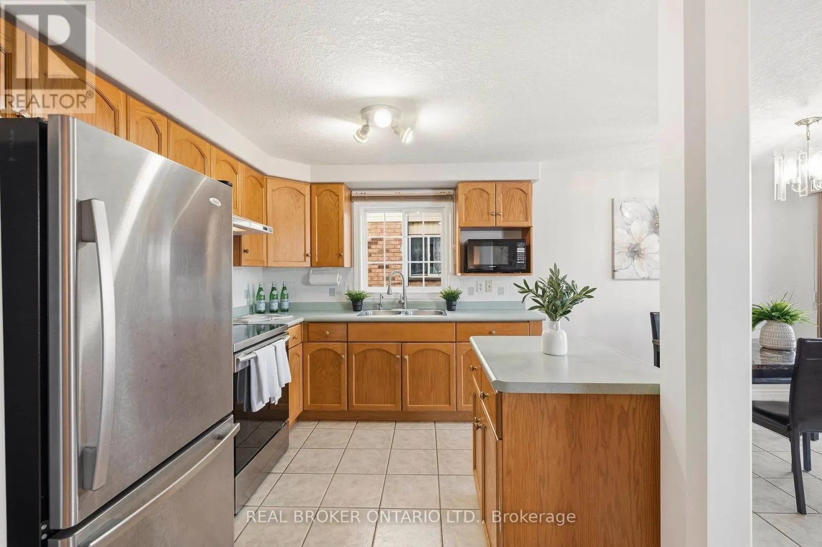 26 CASTLEBURY DRIVE