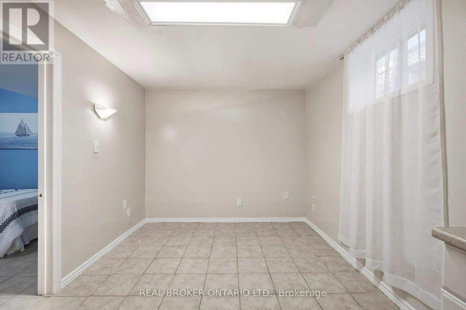 26 CASTLEBURY DRIVE