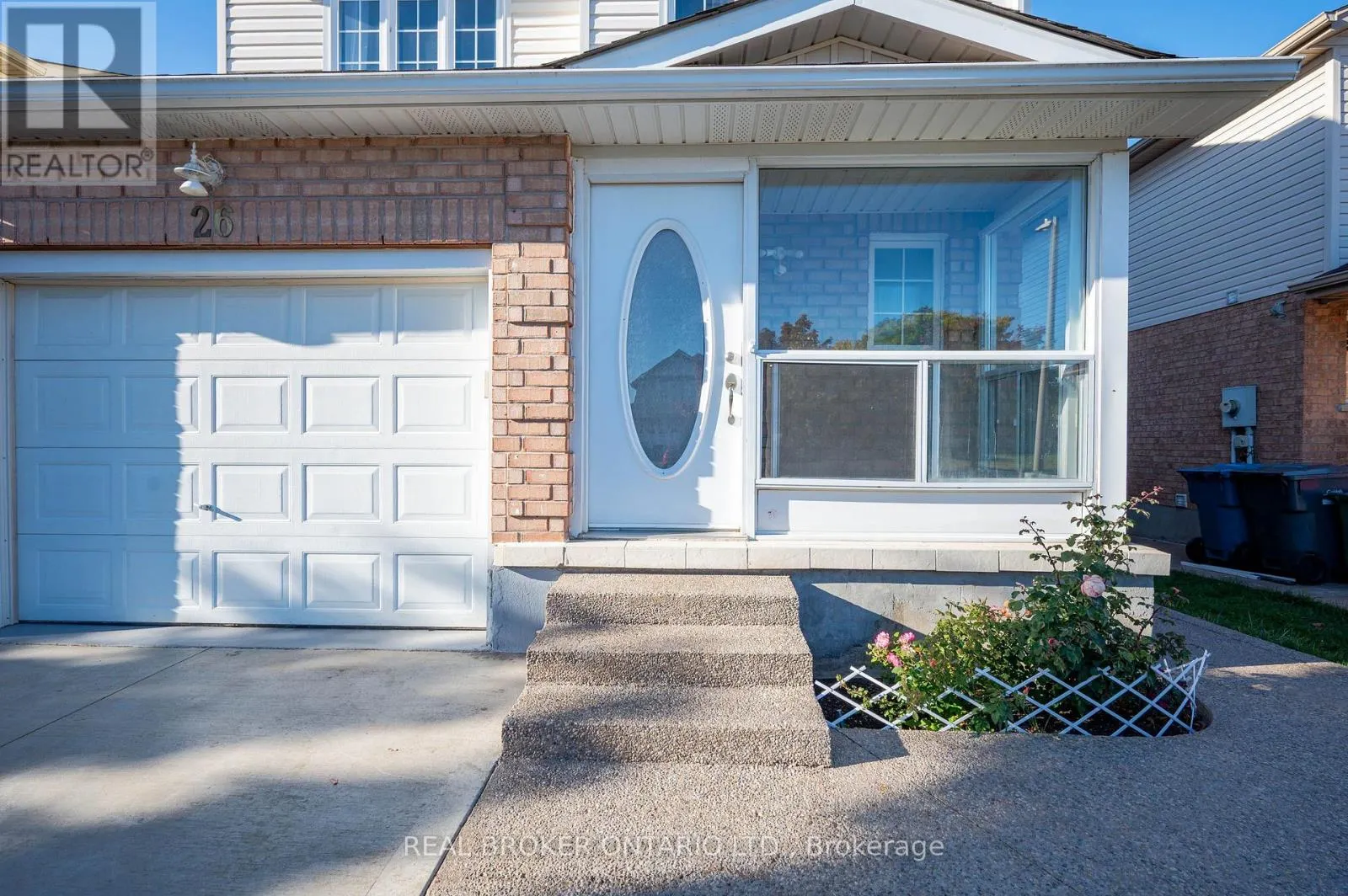26 CASTLEBURY DRIVE