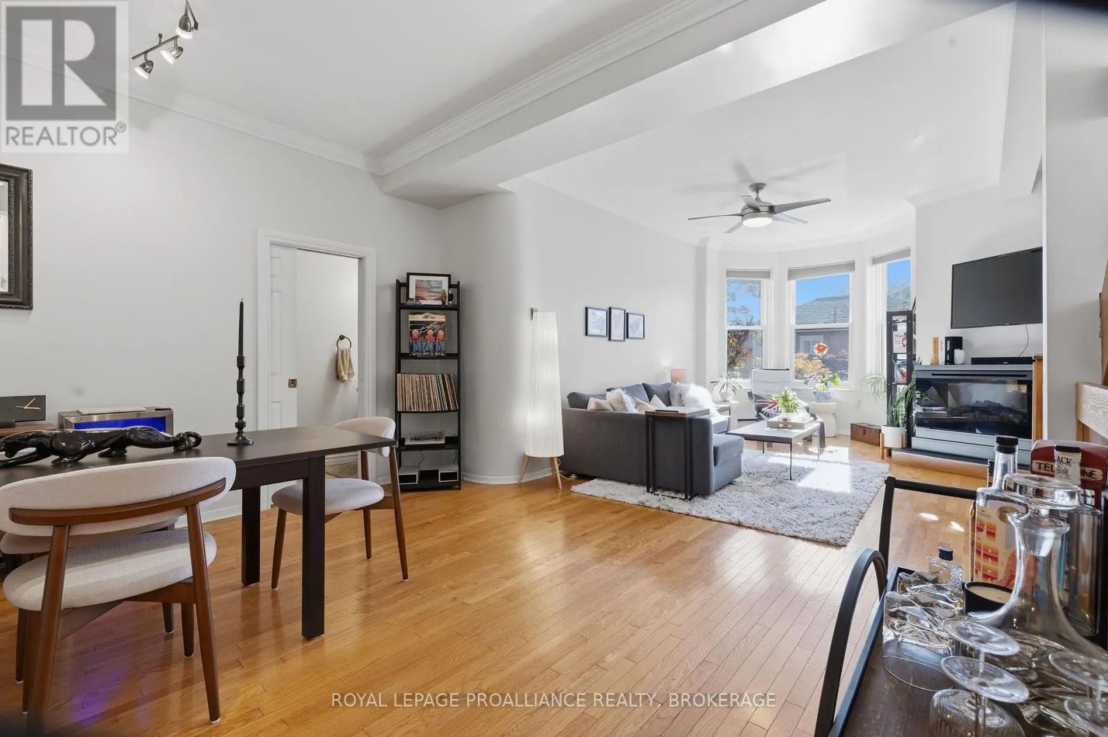 2 - 41 WILLIAM STREET #2