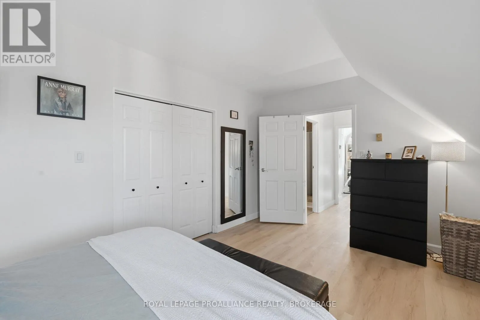 2 - 41 WILLIAM STREET #2