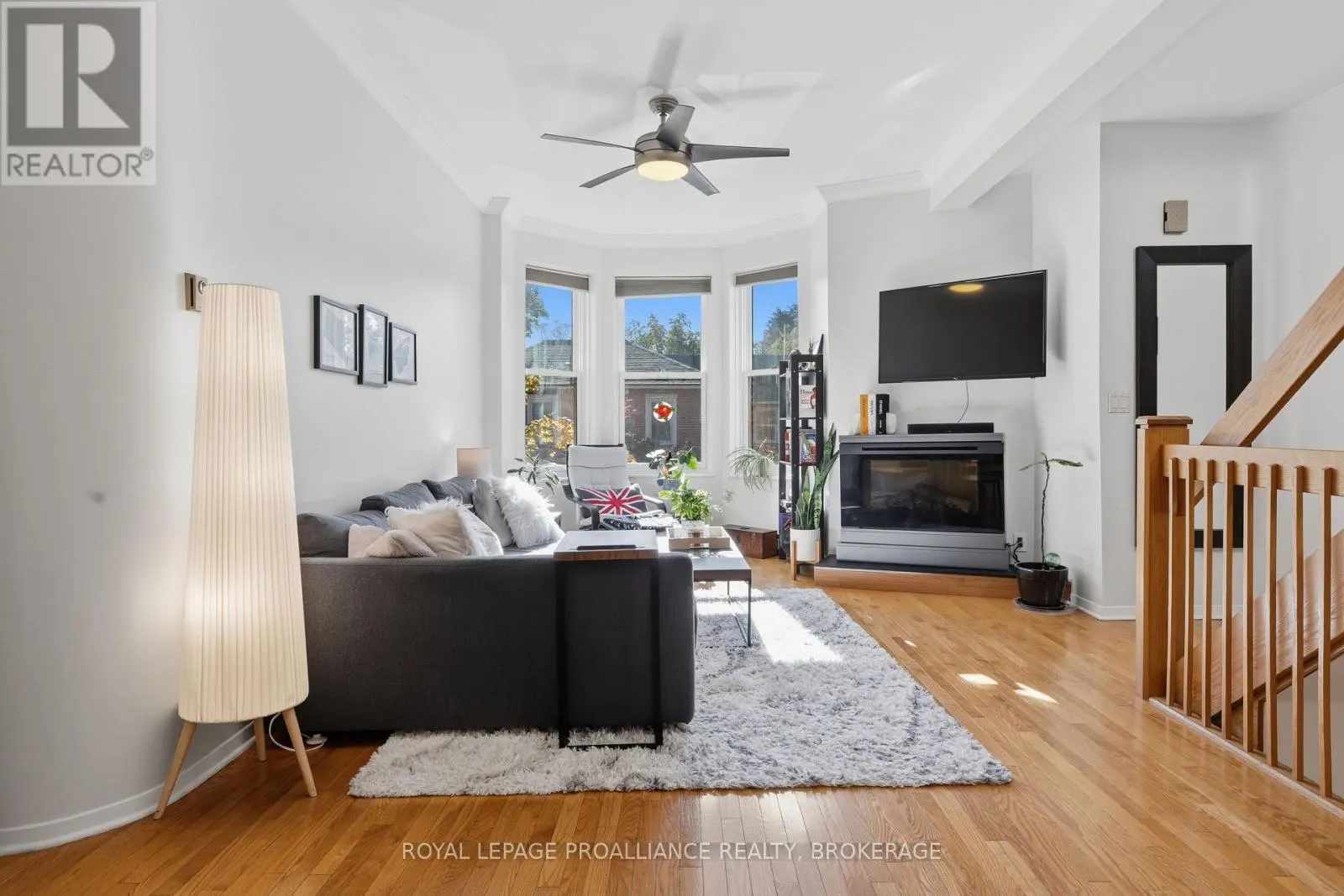 2 - 41 WILLIAM STREET #2