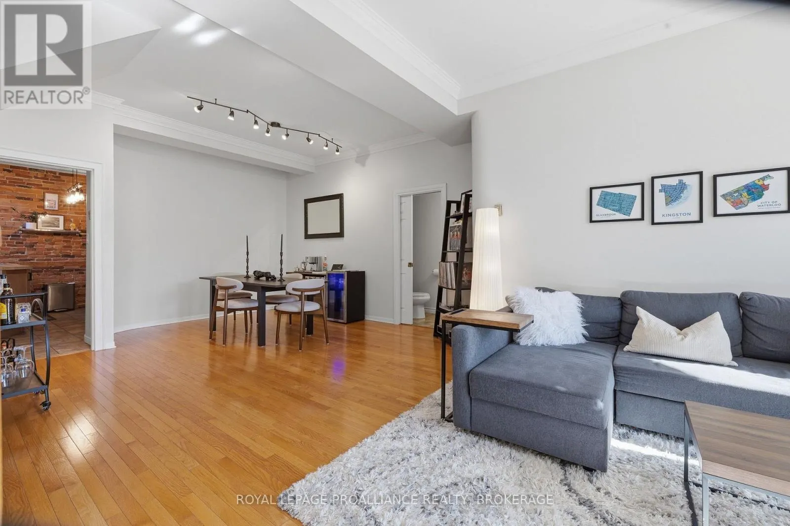 2 - 41 WILLIAM STREET #2