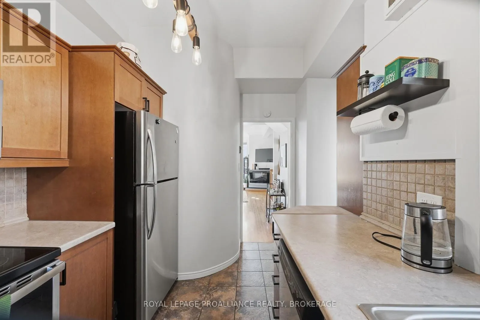 2 - 41 WILLIAM STREET #2