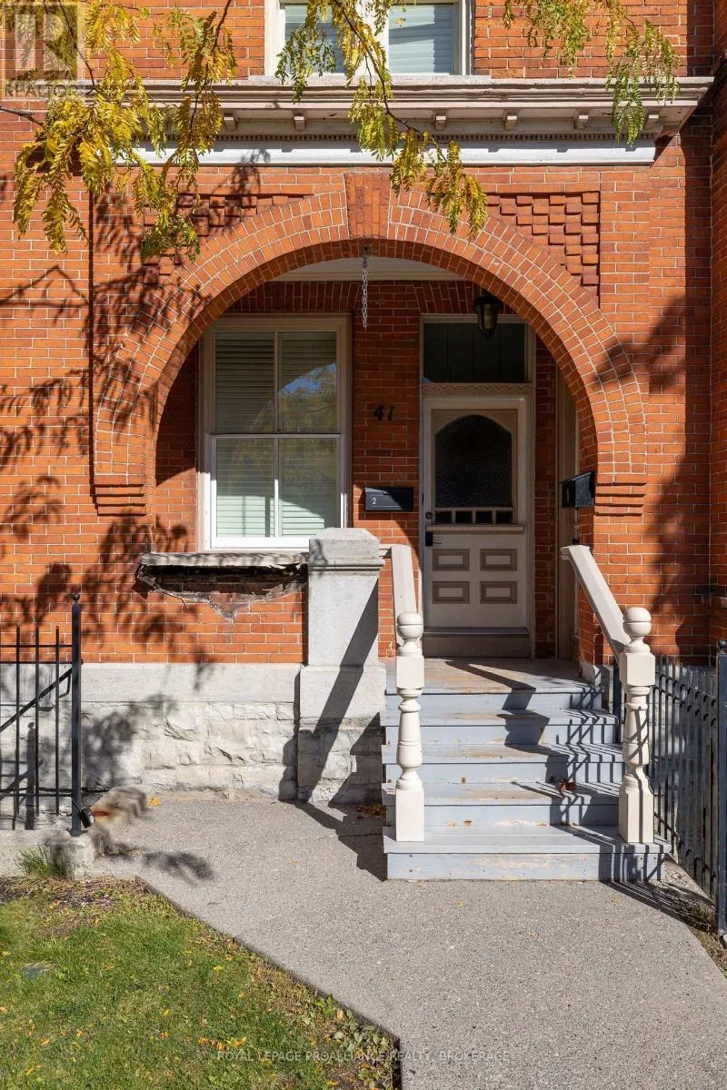 2 - 41 WILLIAM STREET #2
