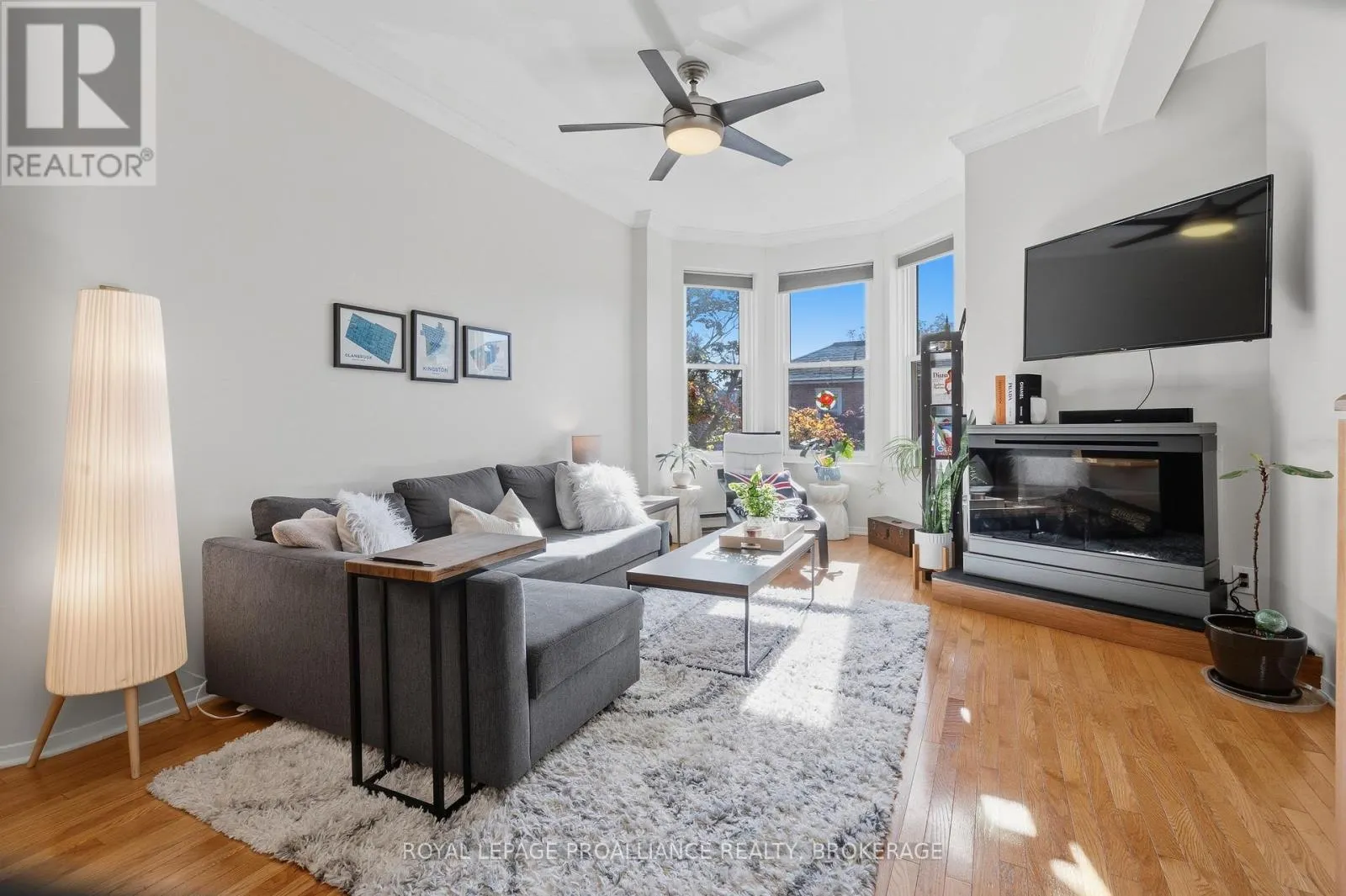 2 - 41 WILLIAM STREET #2