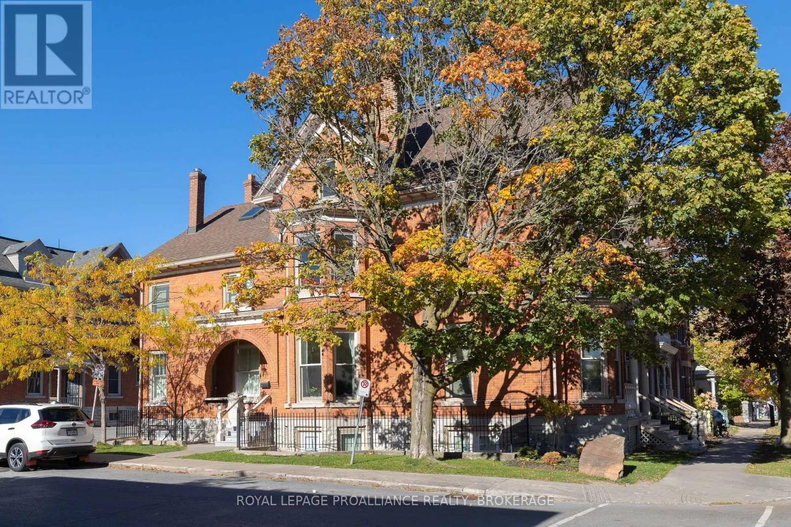 2 - 41 WILLIAM STREET #2