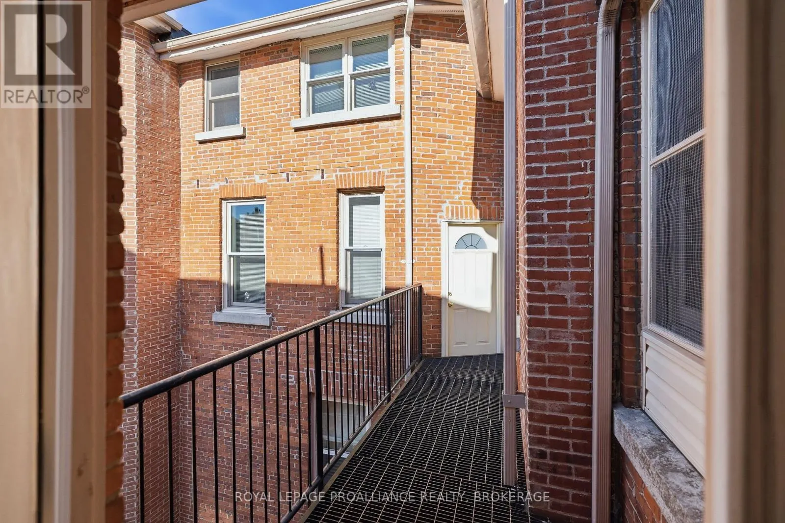 2 - 41 WILLIAM STREET #2
