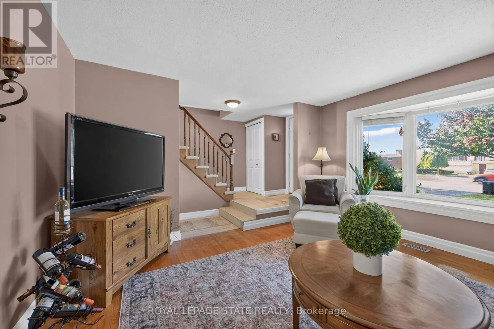 995 UPPER WELLINGTON STREET