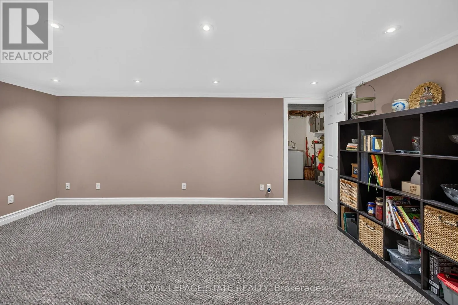 995 UPPER WELLINGTON STREET