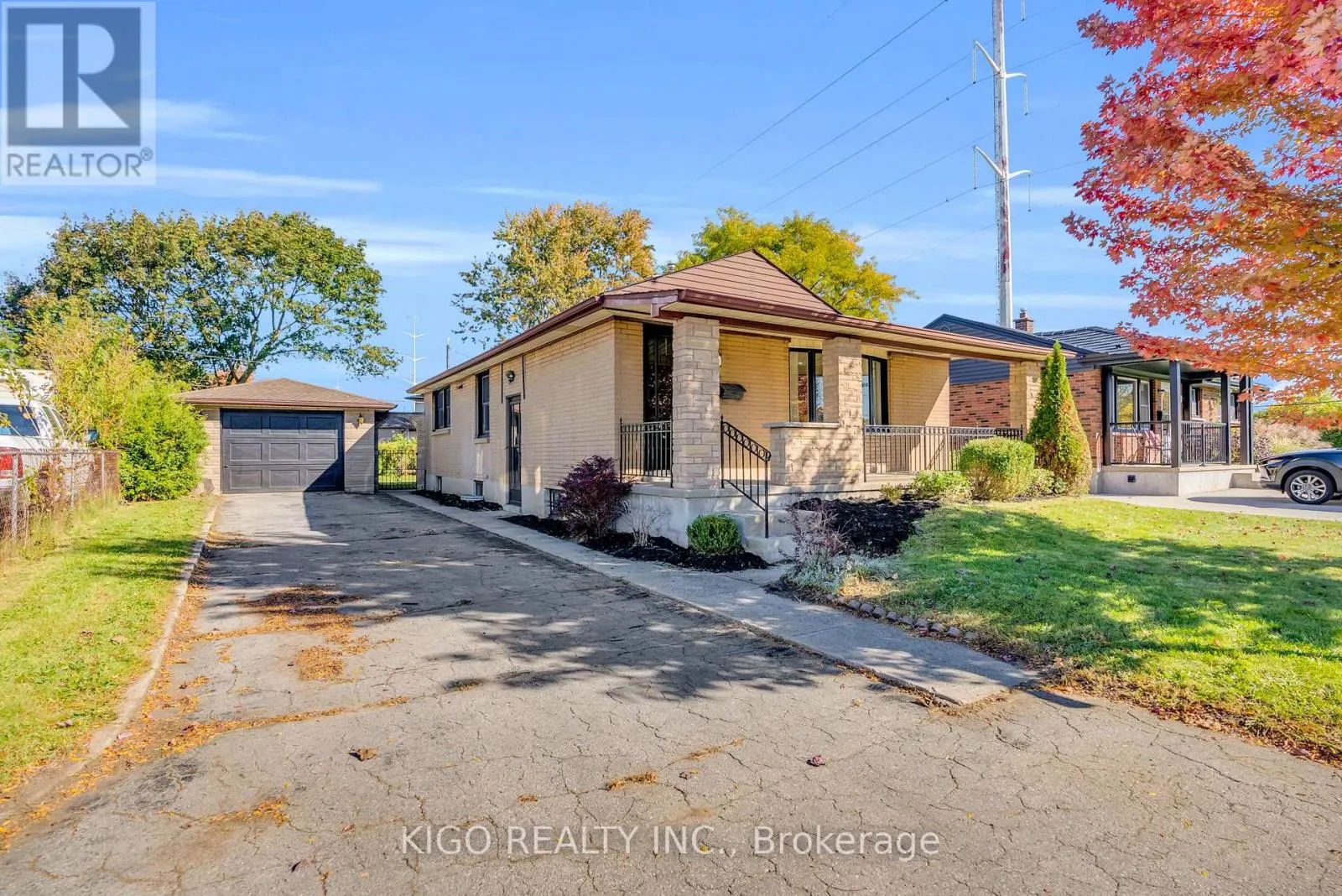 54 TWEEDSMUIR AVENUE