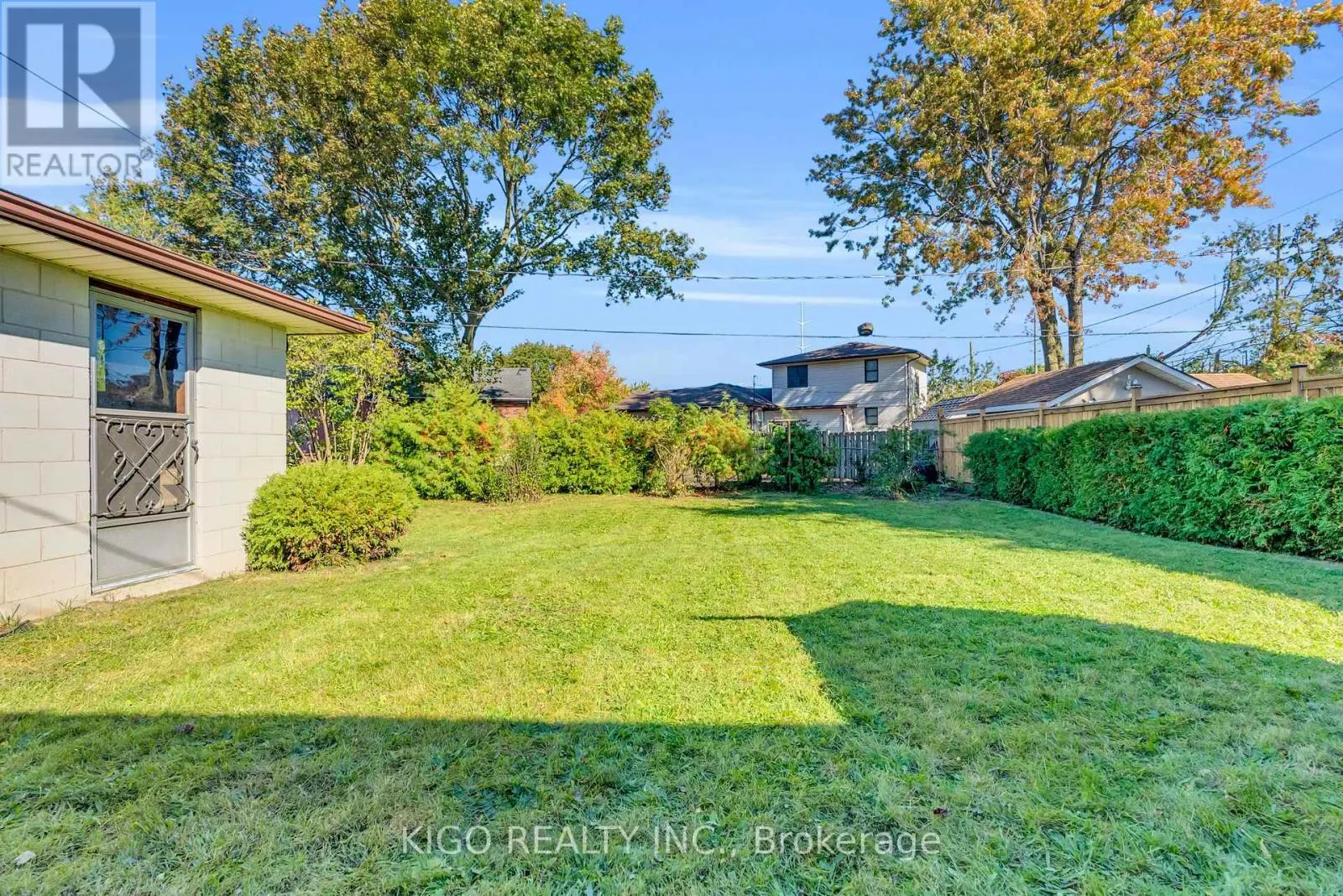 54 TWEEDSMUIR AVENUE