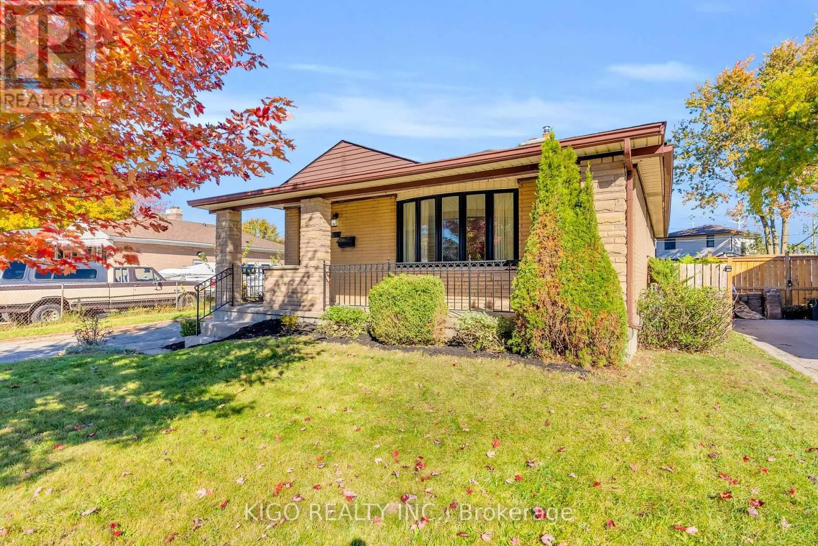 54 TWEEDSMUIR AVENUE