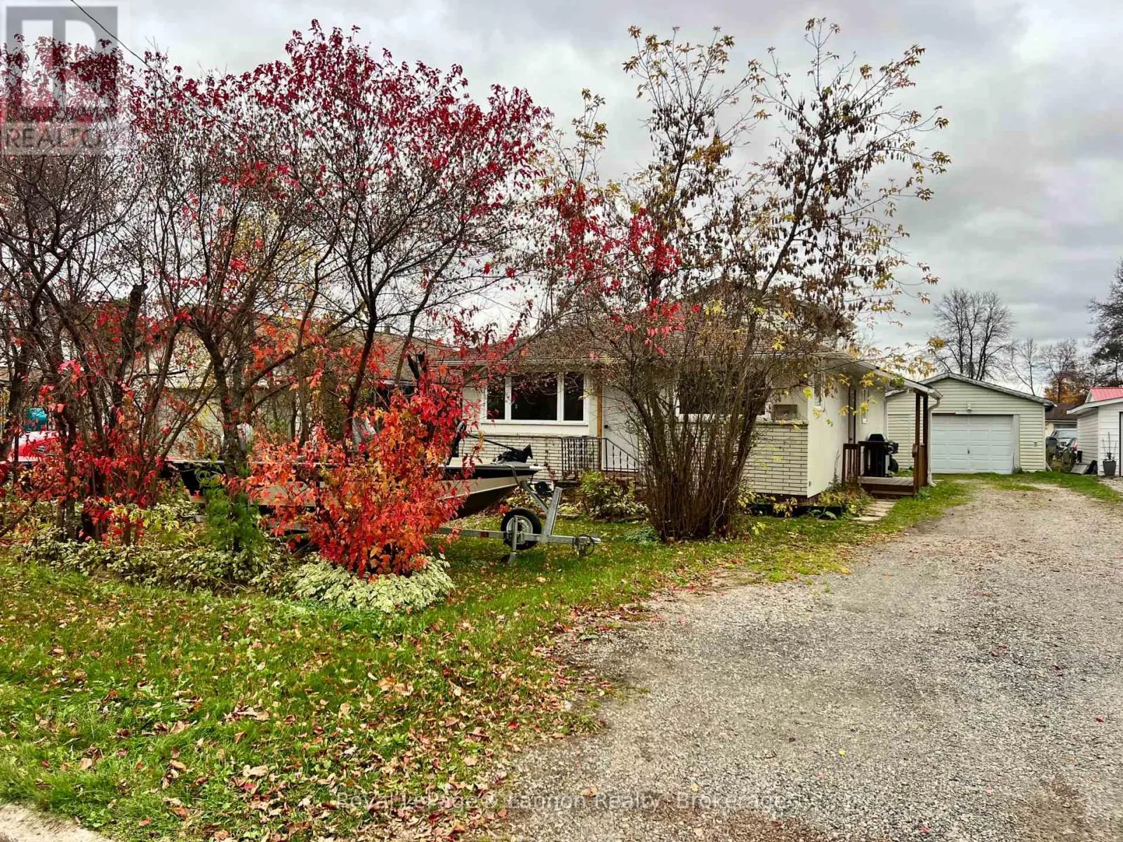 205 ABBOTT ROAD