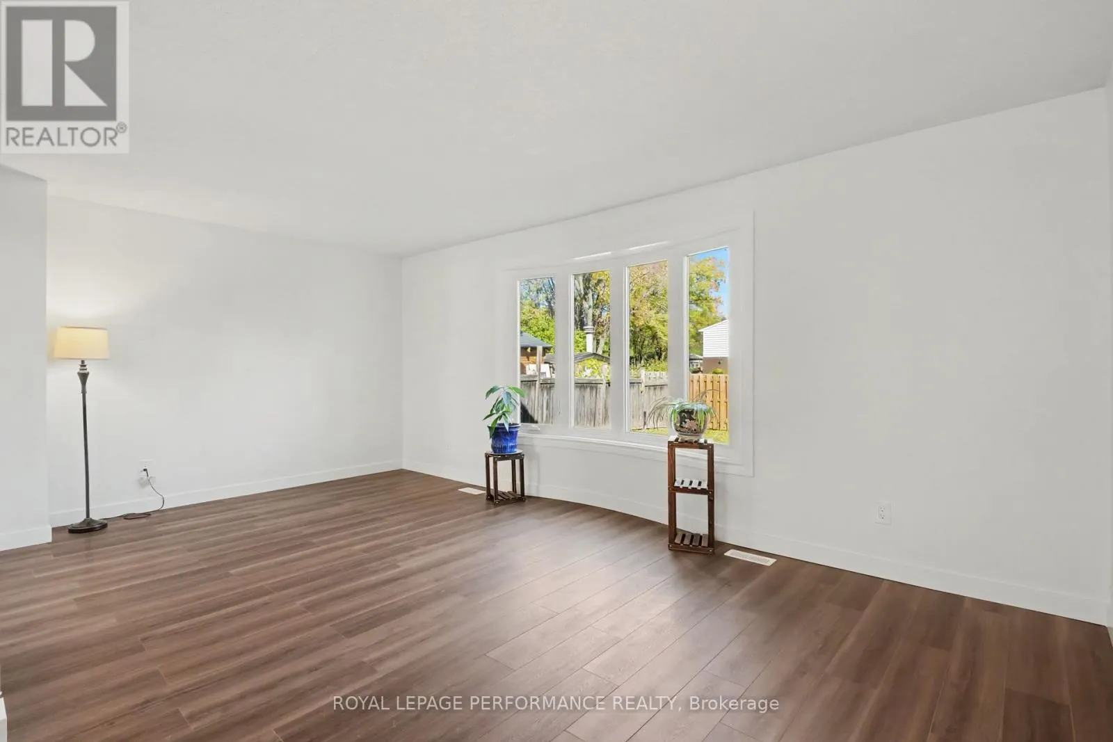 2376 RONDEL STREET S