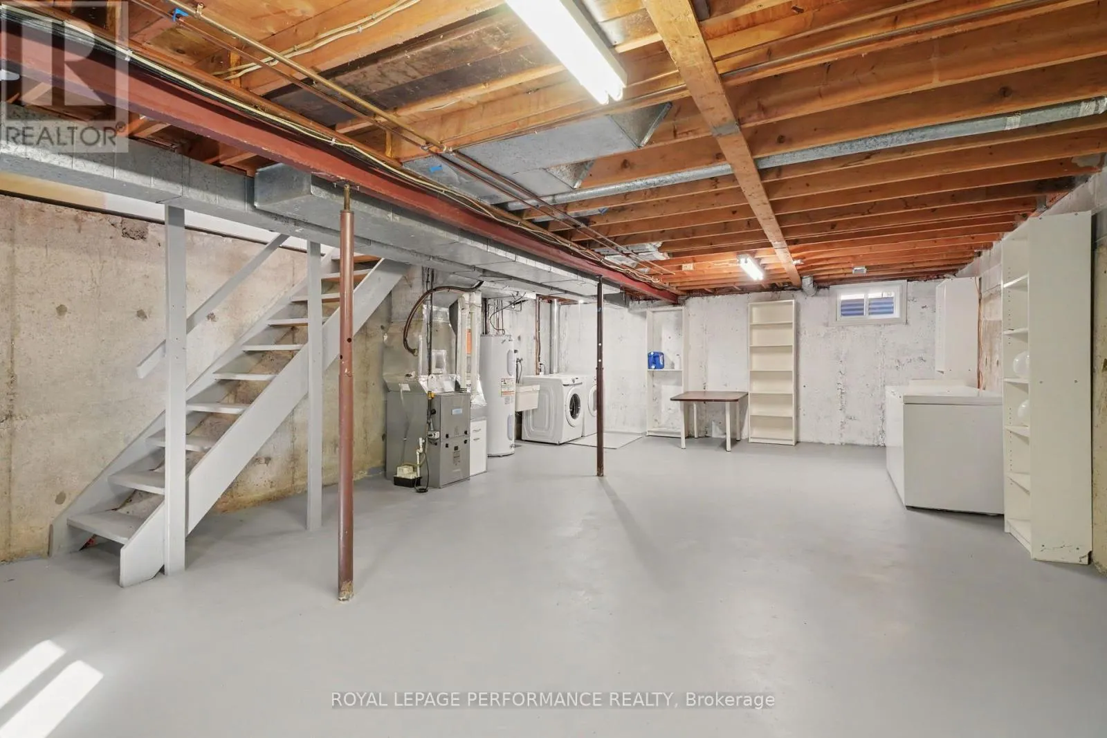 2376 RONDEL STREET S