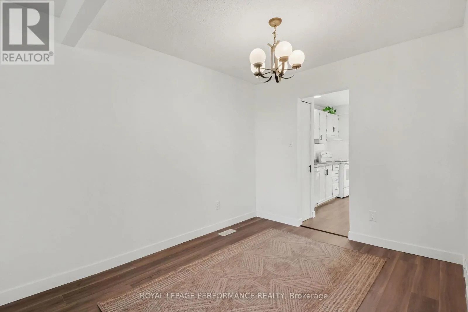 2376 RONDEL STREET S