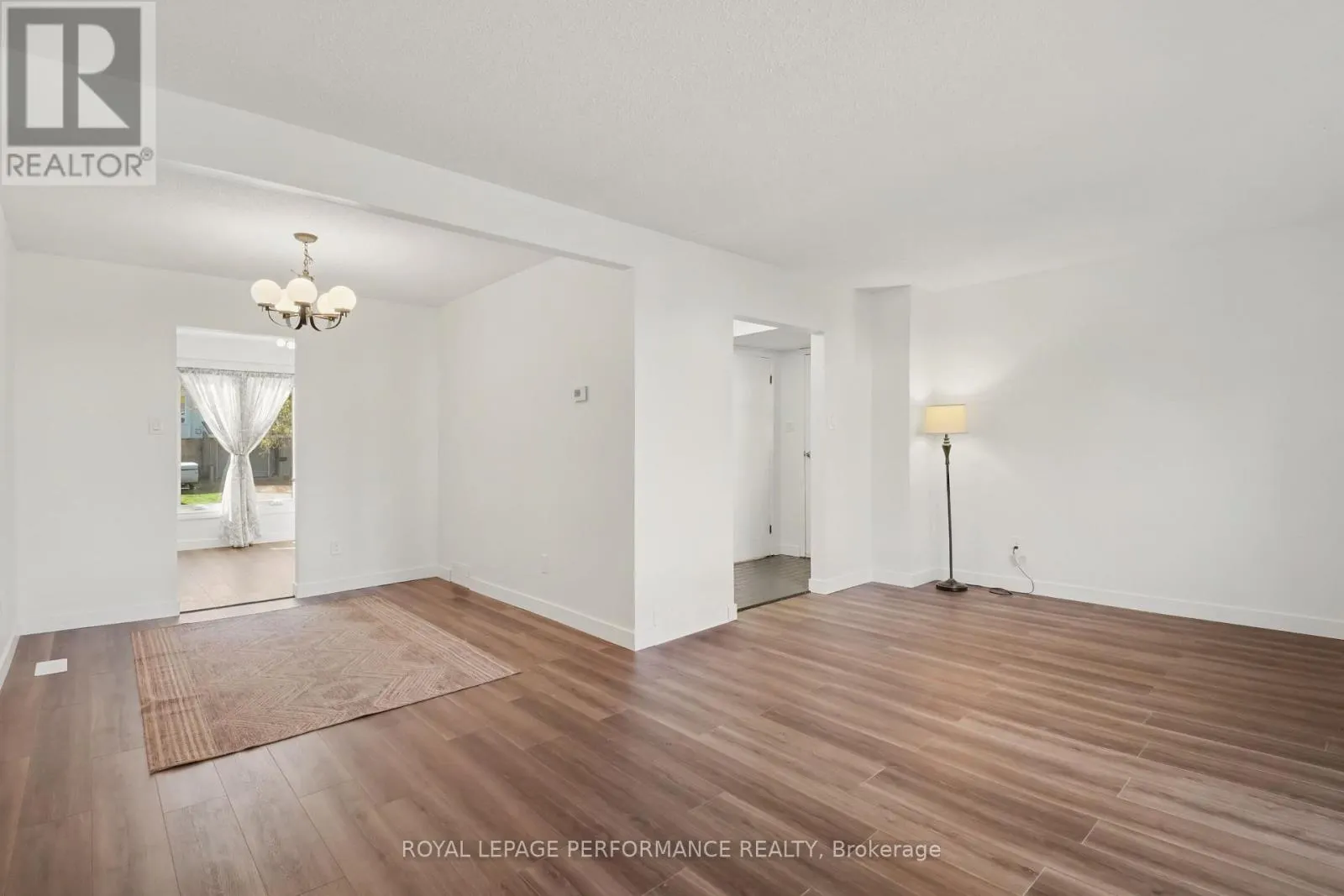 2376 RONDEL STREET S