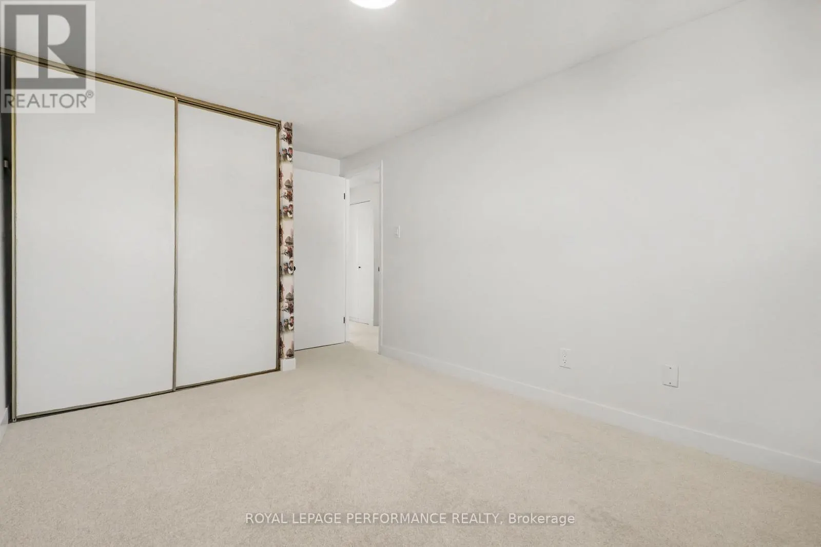 2376 RONDEL STREET S