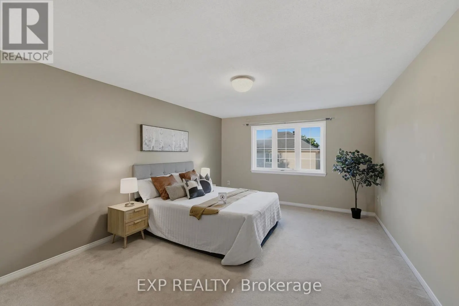 118 LARAMIE CRESCENT