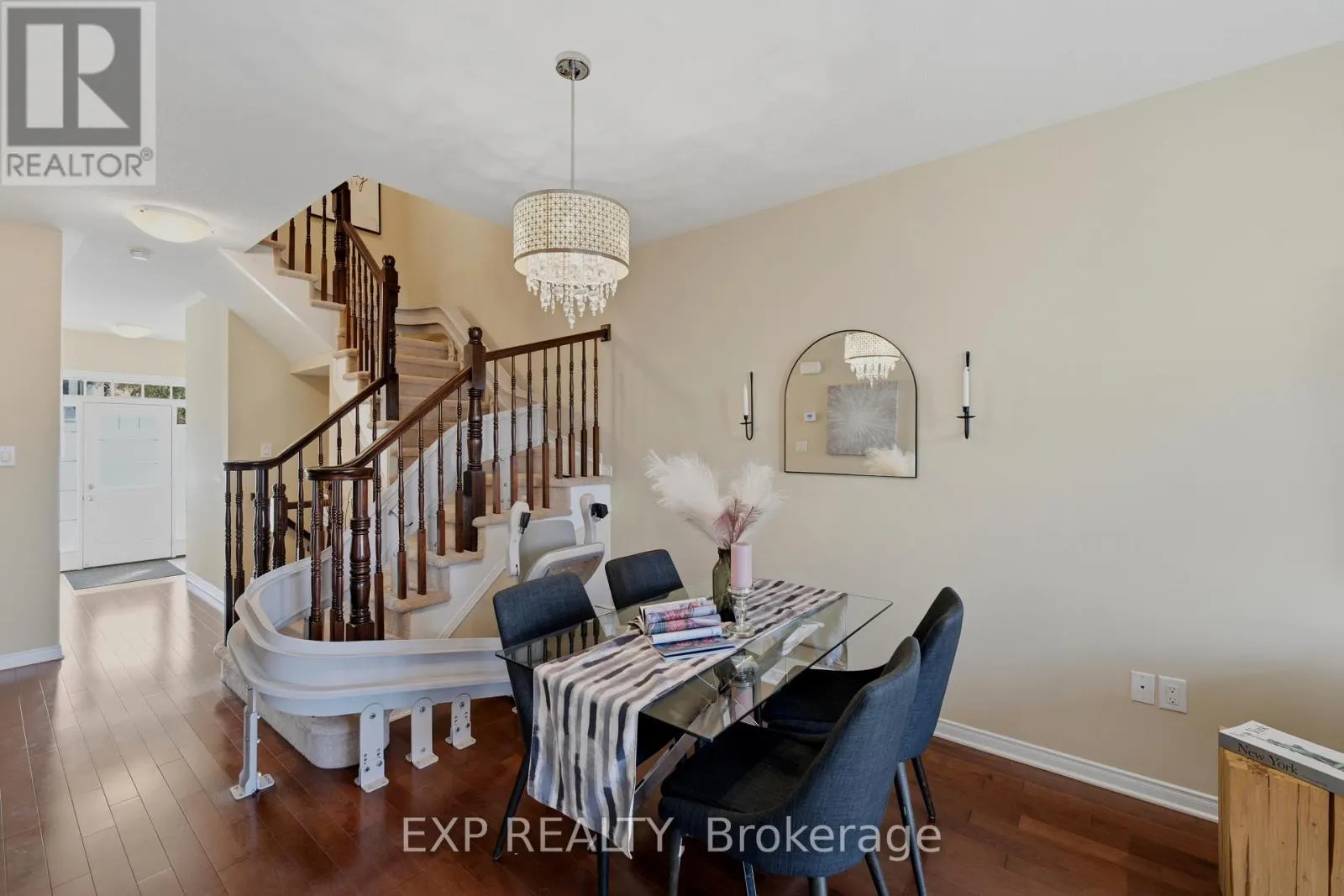 118 LARAMIE CRESCENT