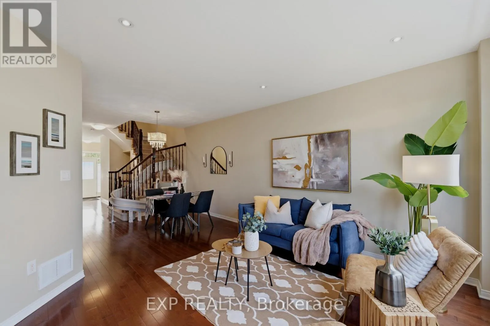 118 LARAMIE CRESCENT