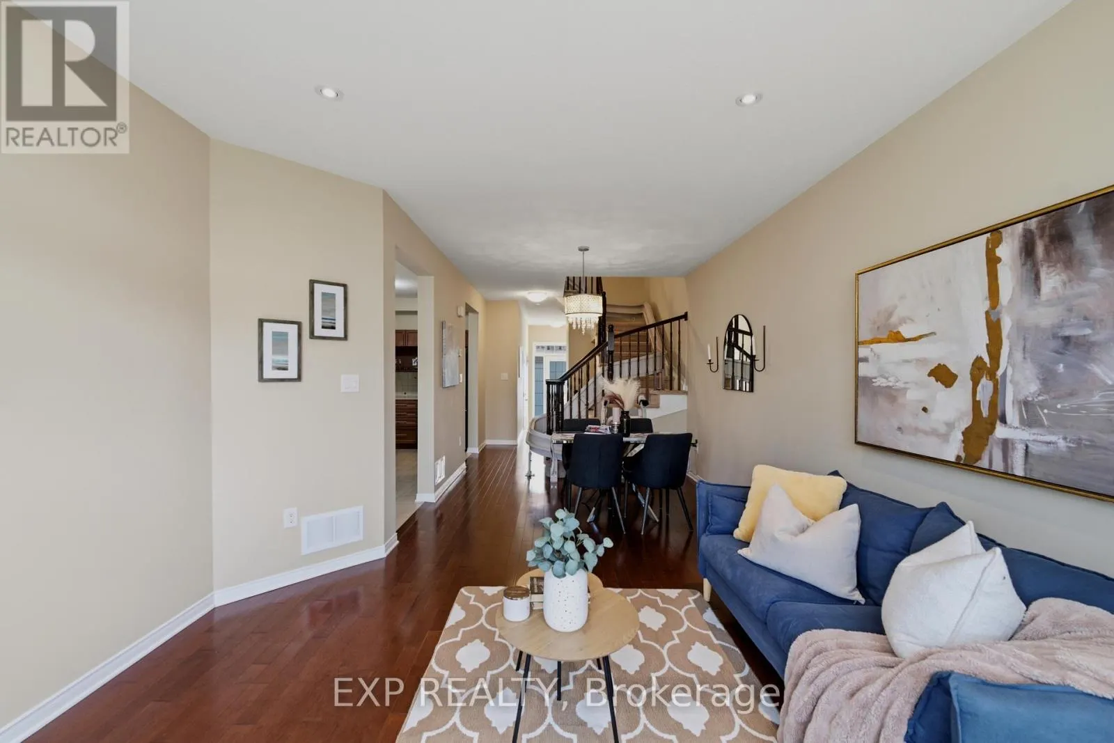 118 LARAMIE CRESCENT