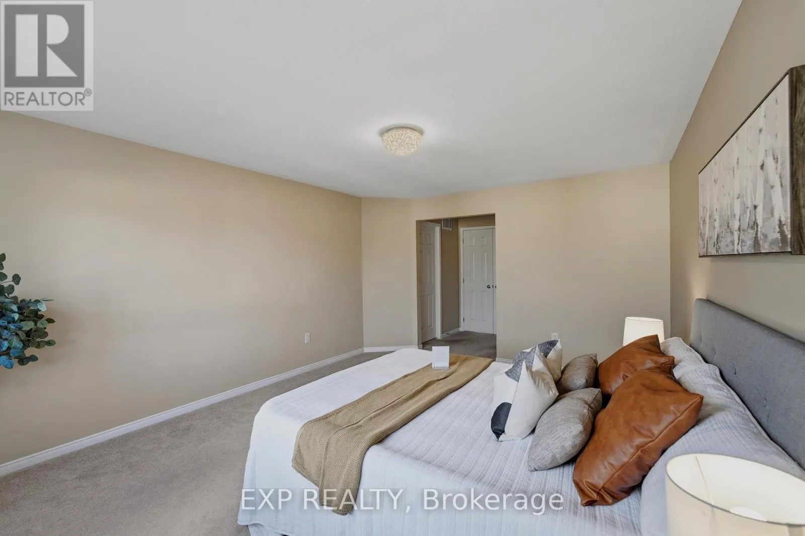 118 LARAMIE CRESCENT
