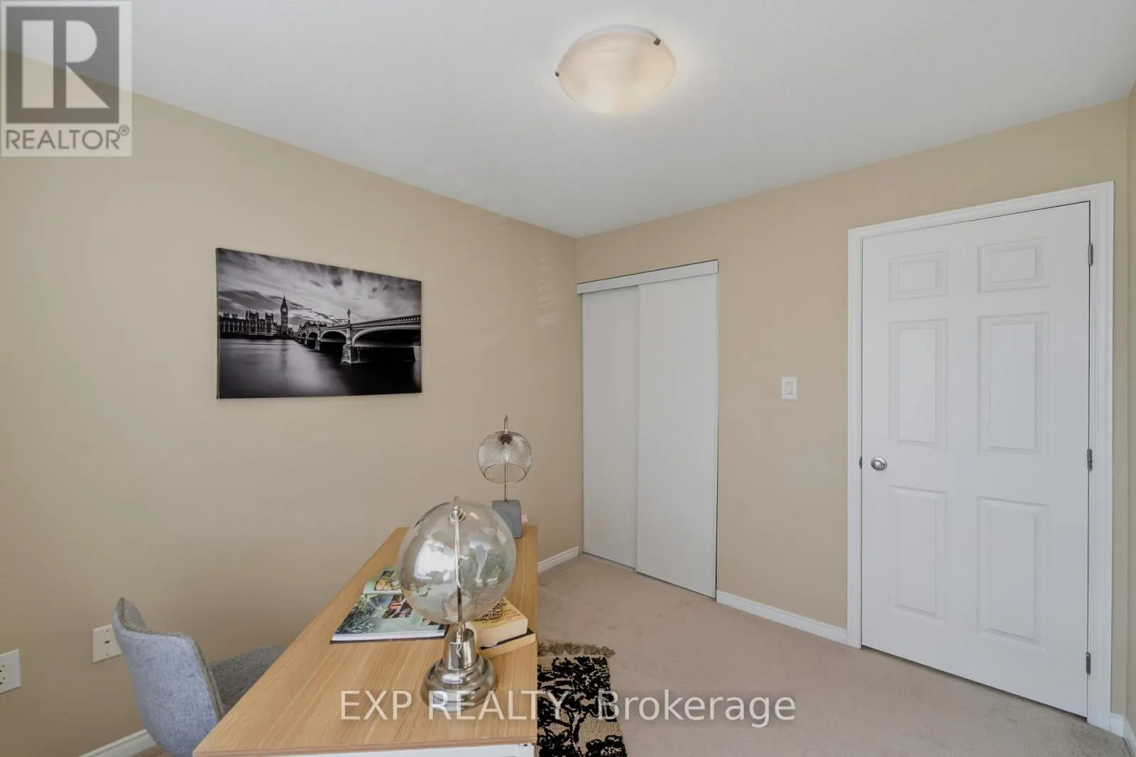 118 LARAMIE CRESCENT