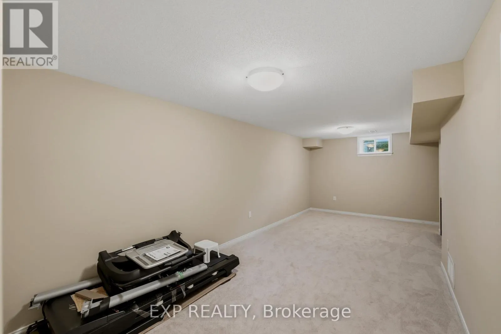 118 LARAMIE CRESCENT