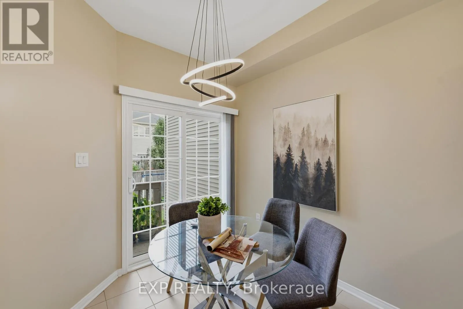 118 LARAMIE CRESCENT